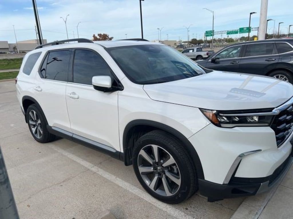 Used 2025 Honda Pilot Elite SUV