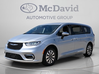 2023 Chrysler Pacifica Plug-In Hybrid Limited Van Passenger Van