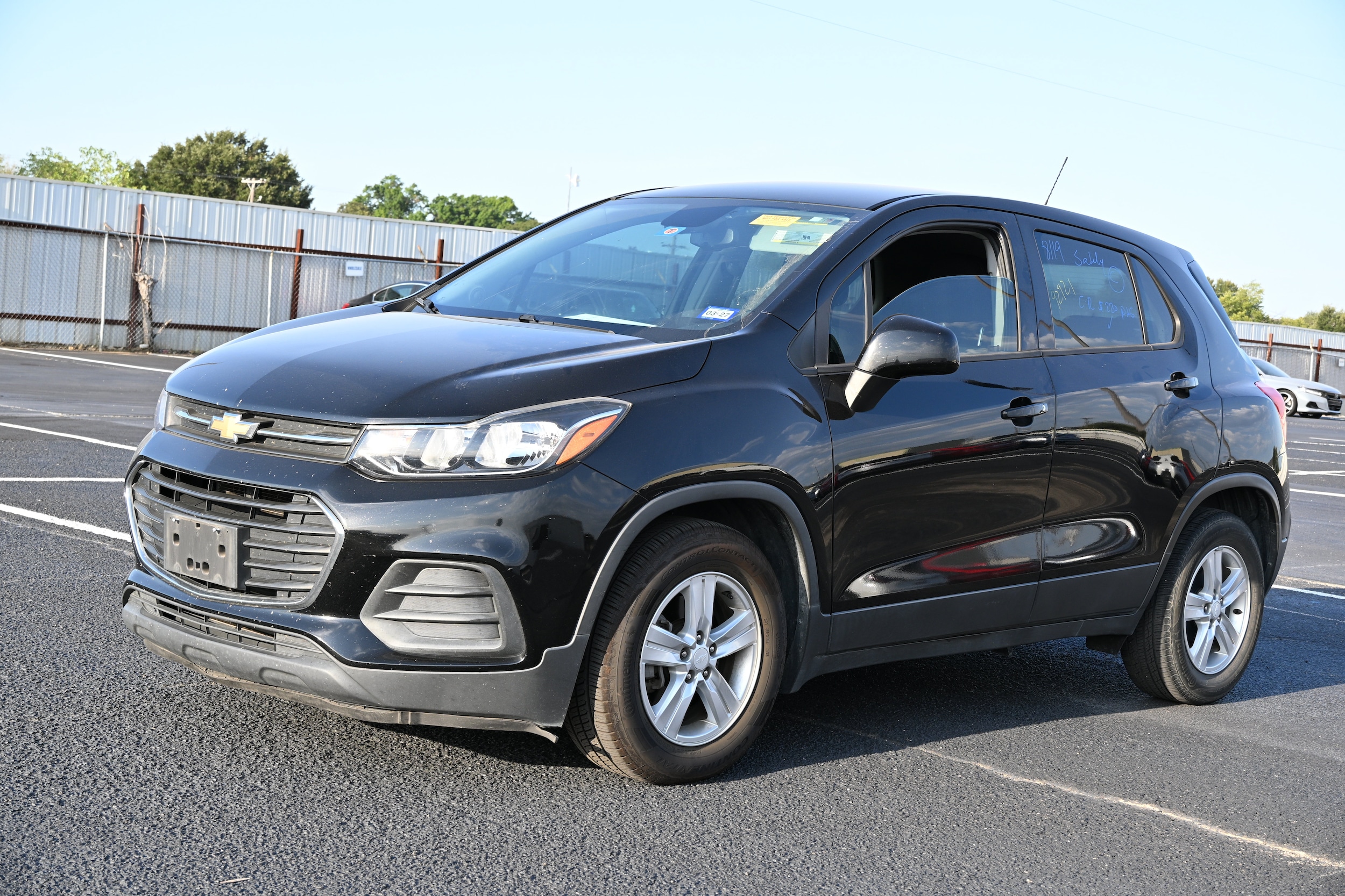 Used 2019 Chevrolet Trax LS with VIN 3GNCJKSB5KL208554 for sale in Irving, TX