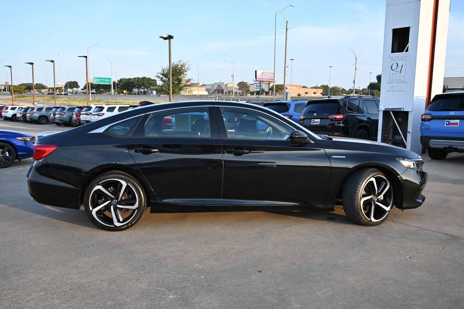 Used 2022 Honda Accord Hybrid Sport with VIN 1HGCV3F21NA027218 for sale in Irving, TX