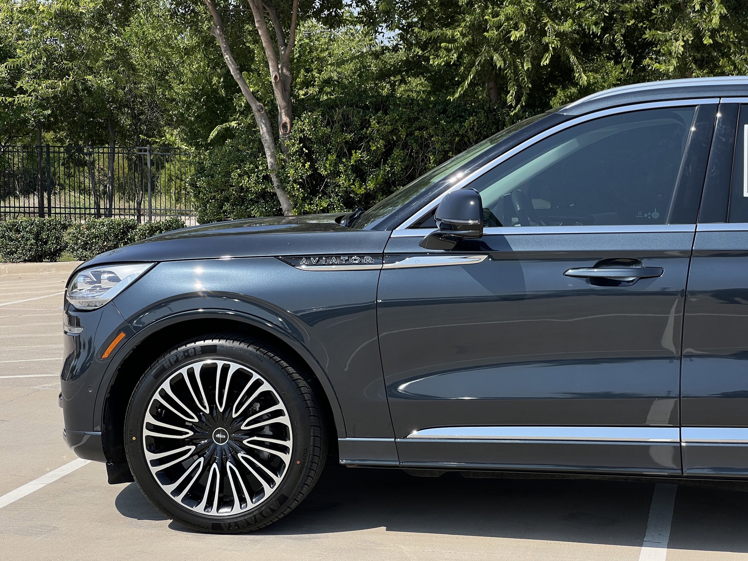 2023 Lincoln Aviator Black Label photo 4
