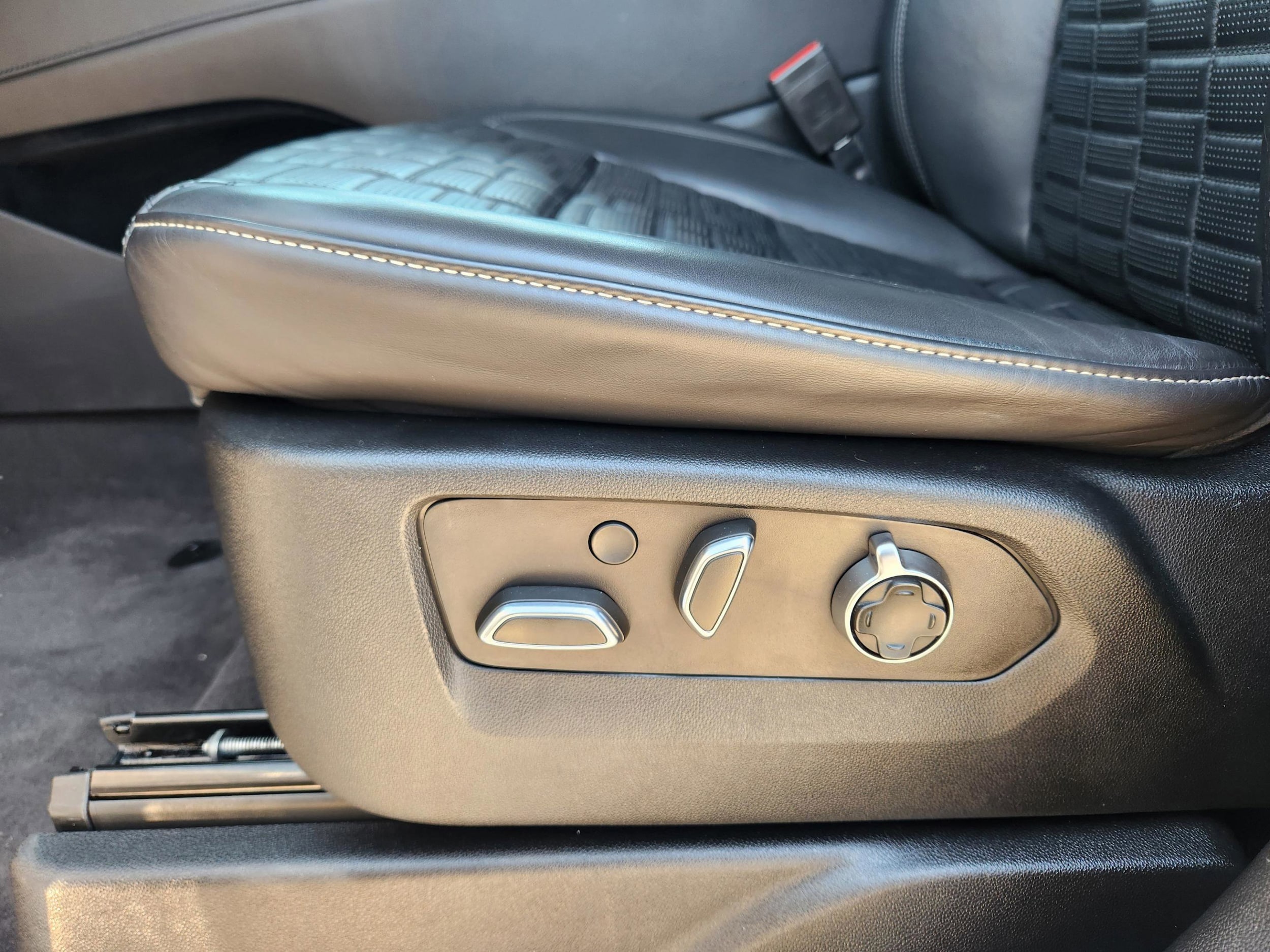 2022 Cadillac Escalade Sport Platinum - Photo 17