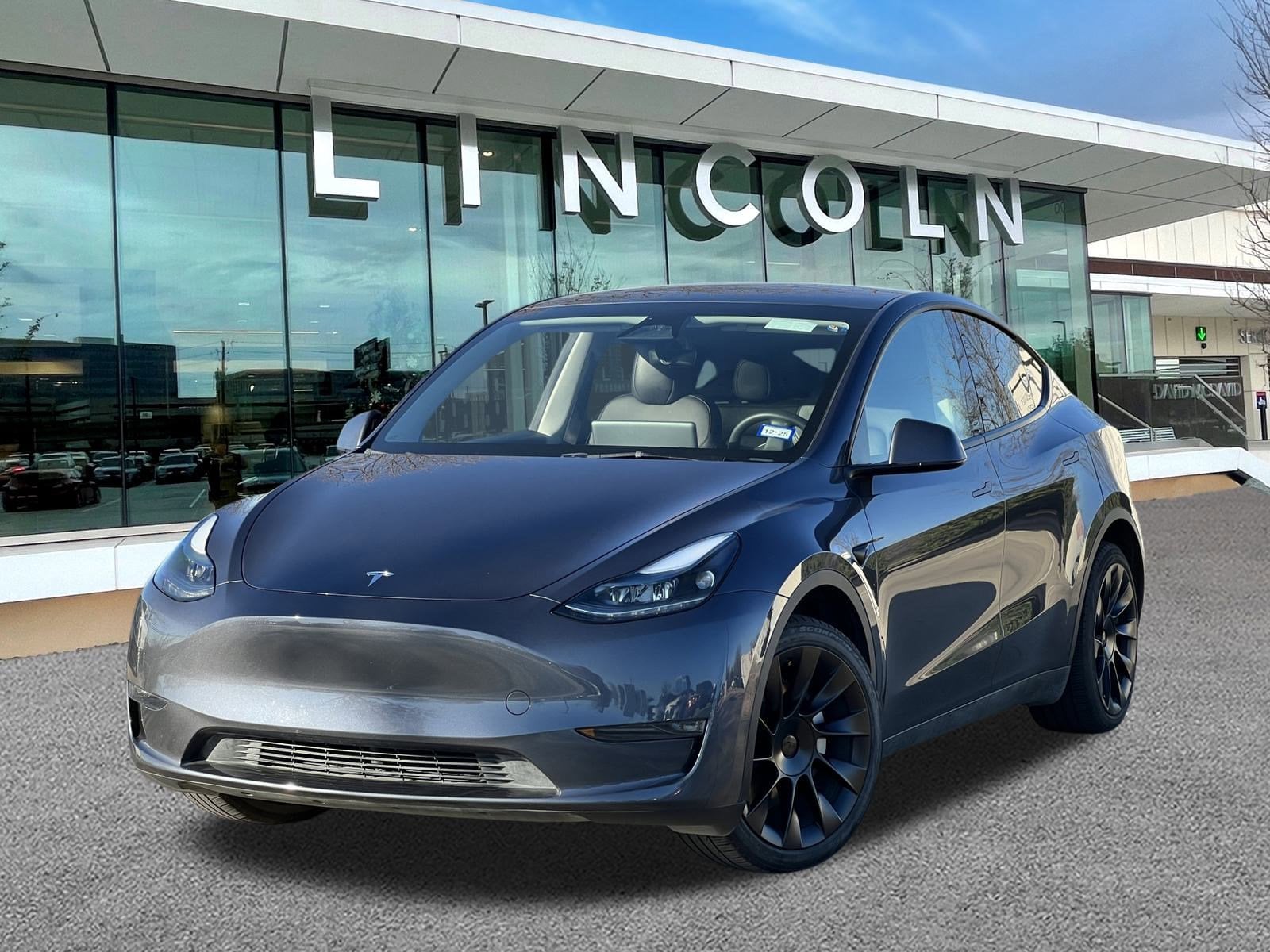 2023 Tesla Model Y Long Range's photo
