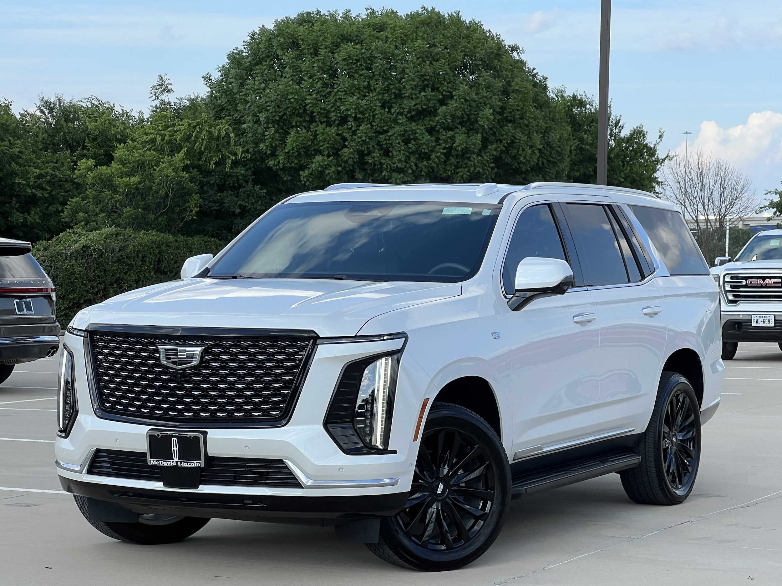 2025 Cadillac Escalade 2WD Luxury's photo