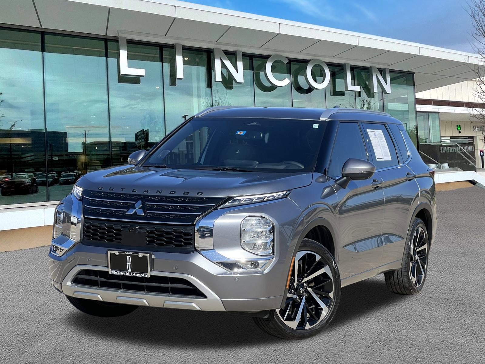 2022 Mitsubishi Outlander SEL's photo