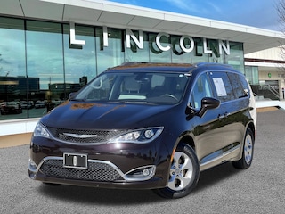 2017 Chrysler Pacifica Touring-L Plus Van
