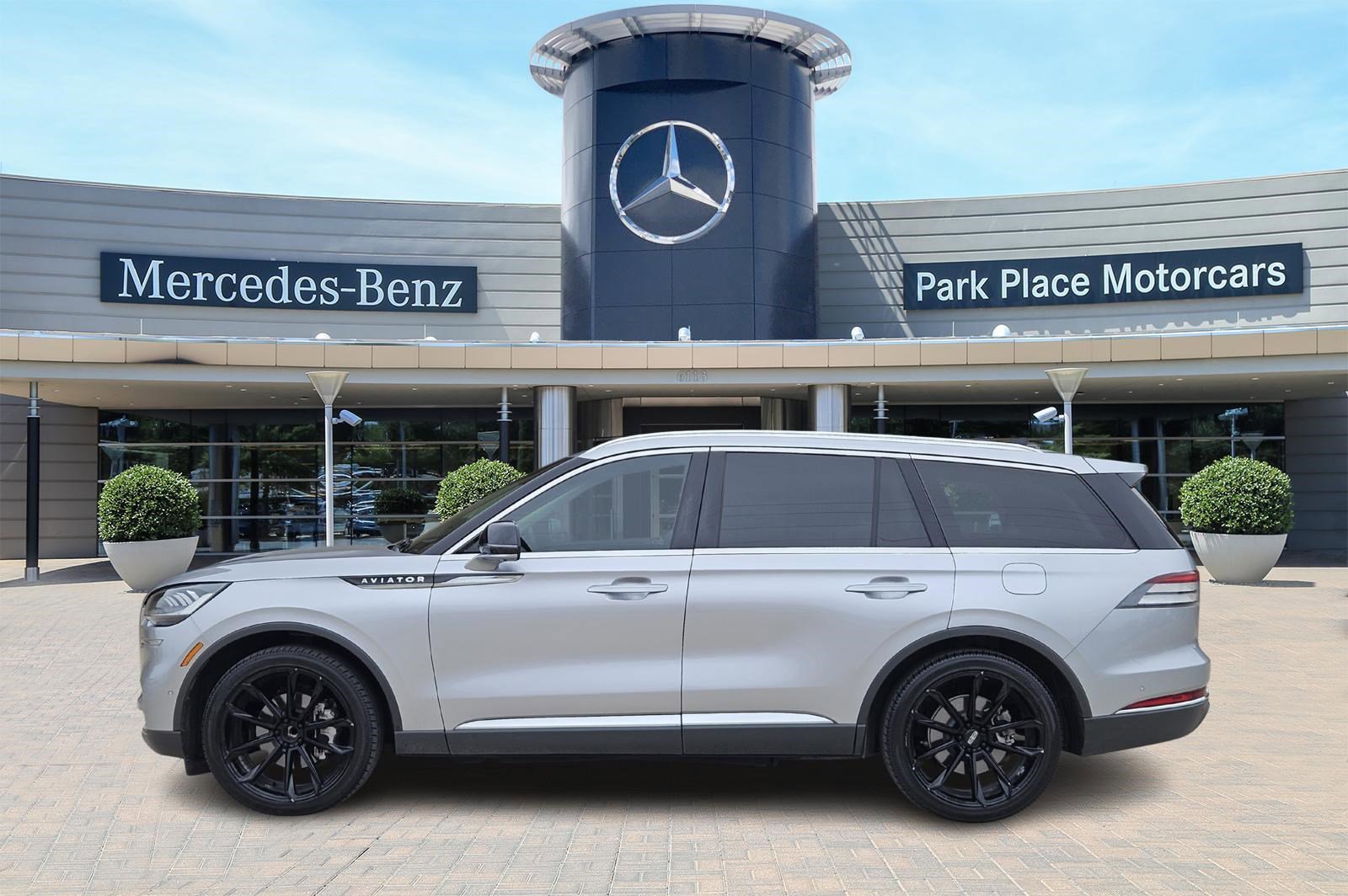 2021 Lincoln Aviator Reserve photo 3