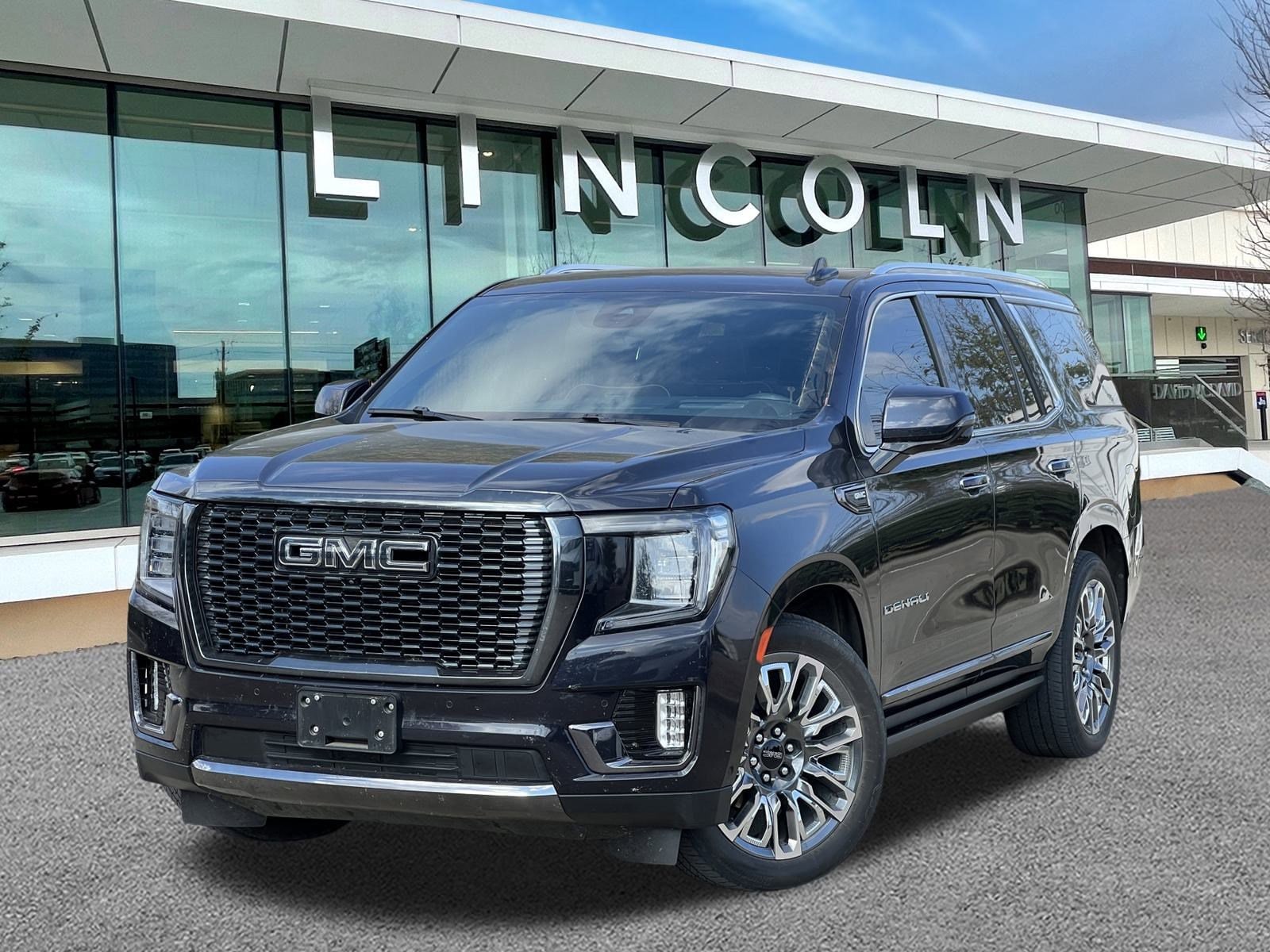 2024 GMC Yukon Denali Ultimate's photo