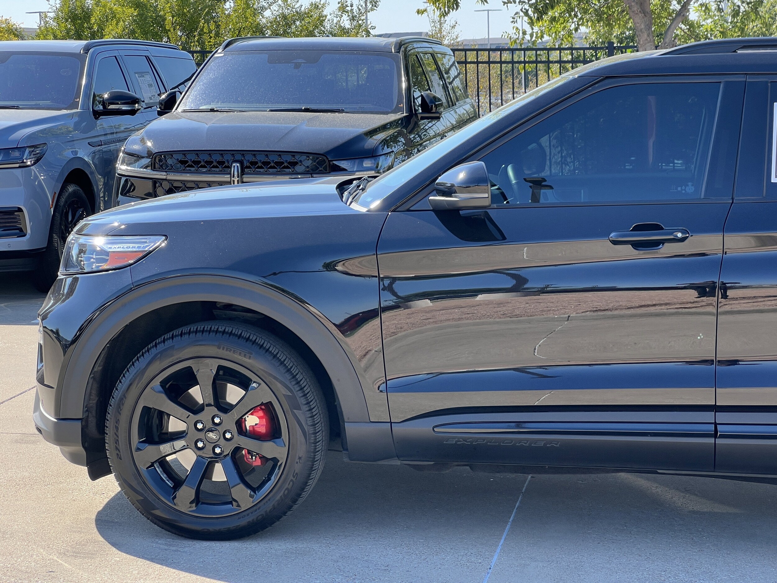 2024 Ford Explorer ST photo 4