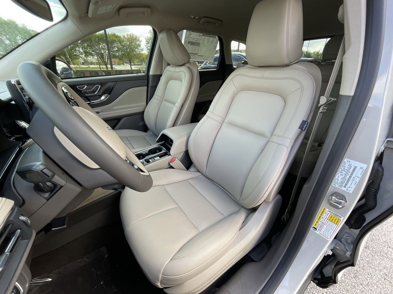 2021 Lincoln Corsair Standard photo 3