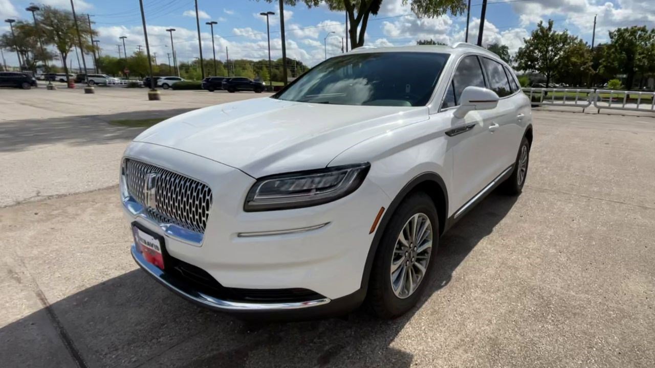 2021 Lincoln Nautilus Standard photo 4