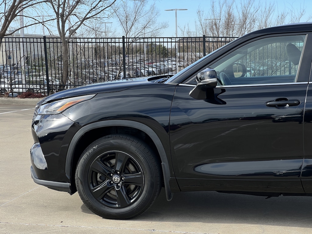 Used 2023 Toyota Highlander L SUV