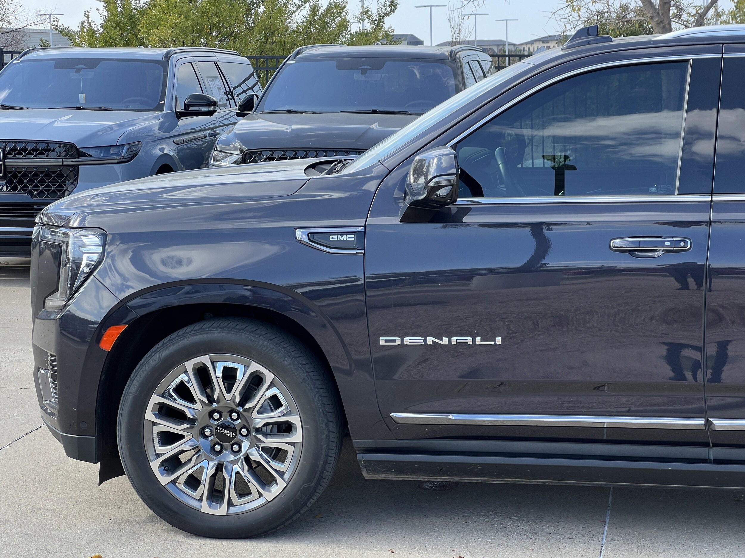 2024 Gmc Yukon Denali Ultimate photo 3