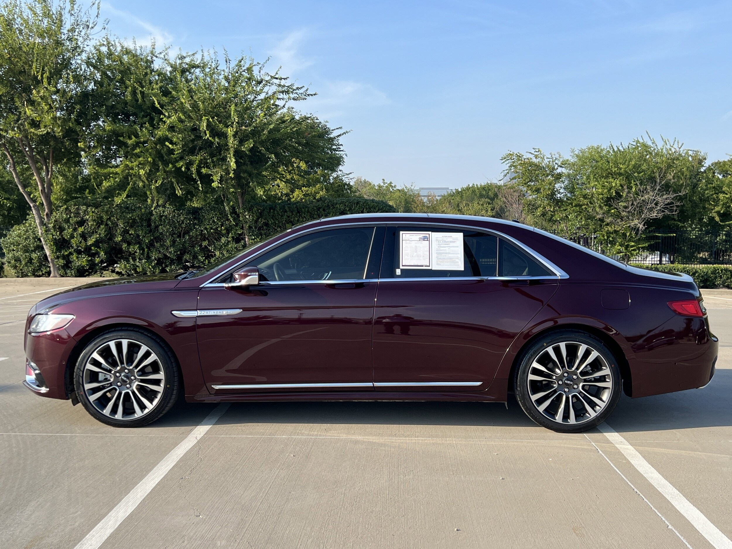 2017 Lincoln Continental Reserve photo 3