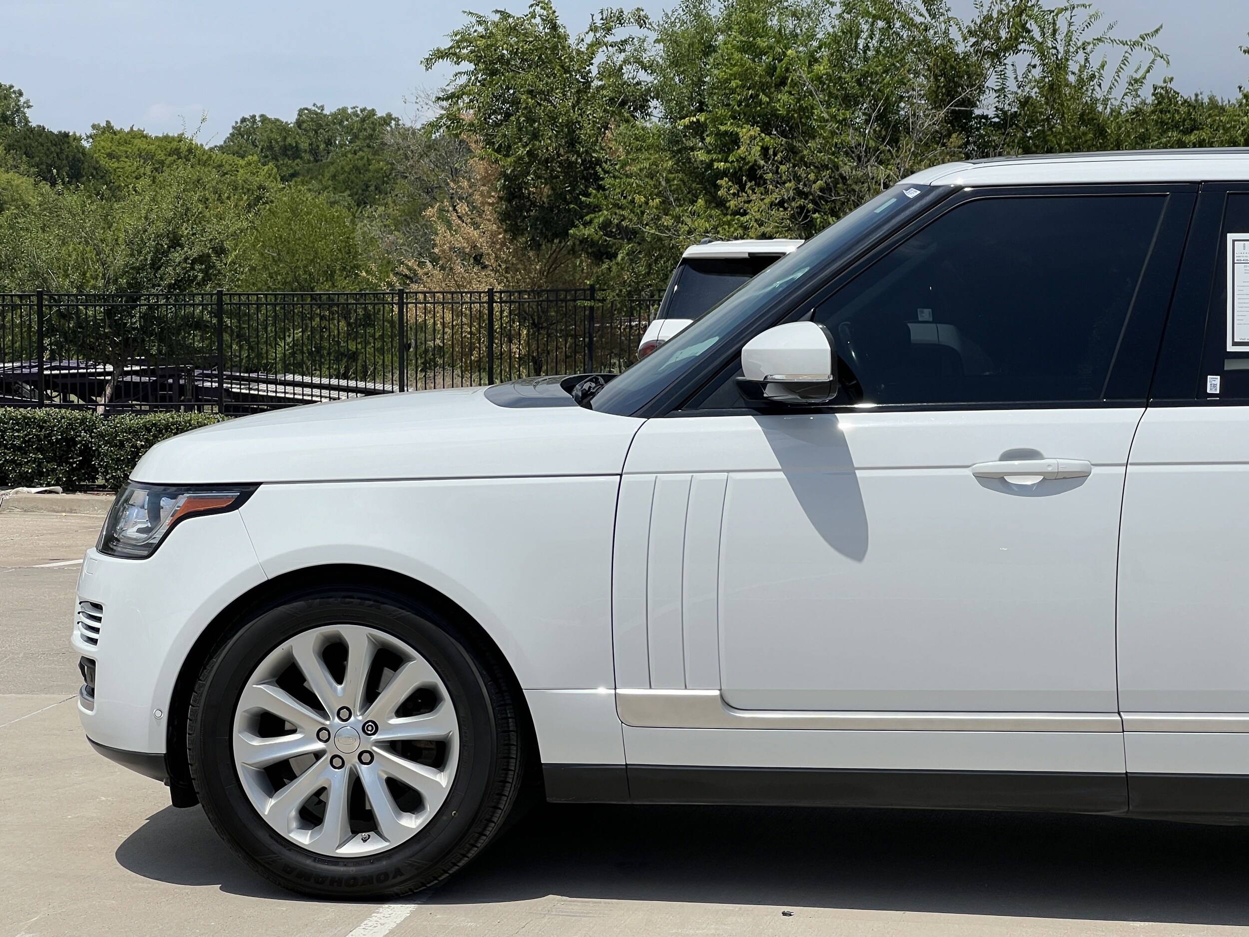 2015 Land Rover Range Rover SuperCharged HSE photo 3
