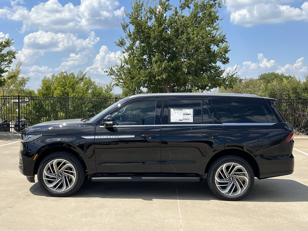 New 2027 Lincoln Navigator Premiere SUV