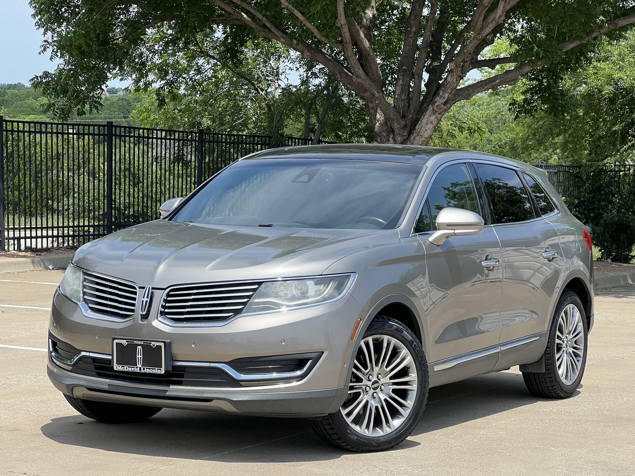2016 Lincoln MKX Reserve AWD's photo