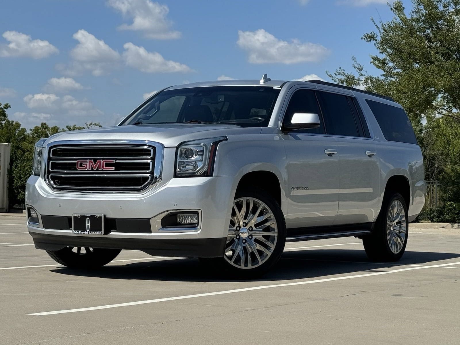 Used 2019 GMC Yukon XL SLT with VIN 1GKS1GKCXKR383678 for sale in Frisco, TX