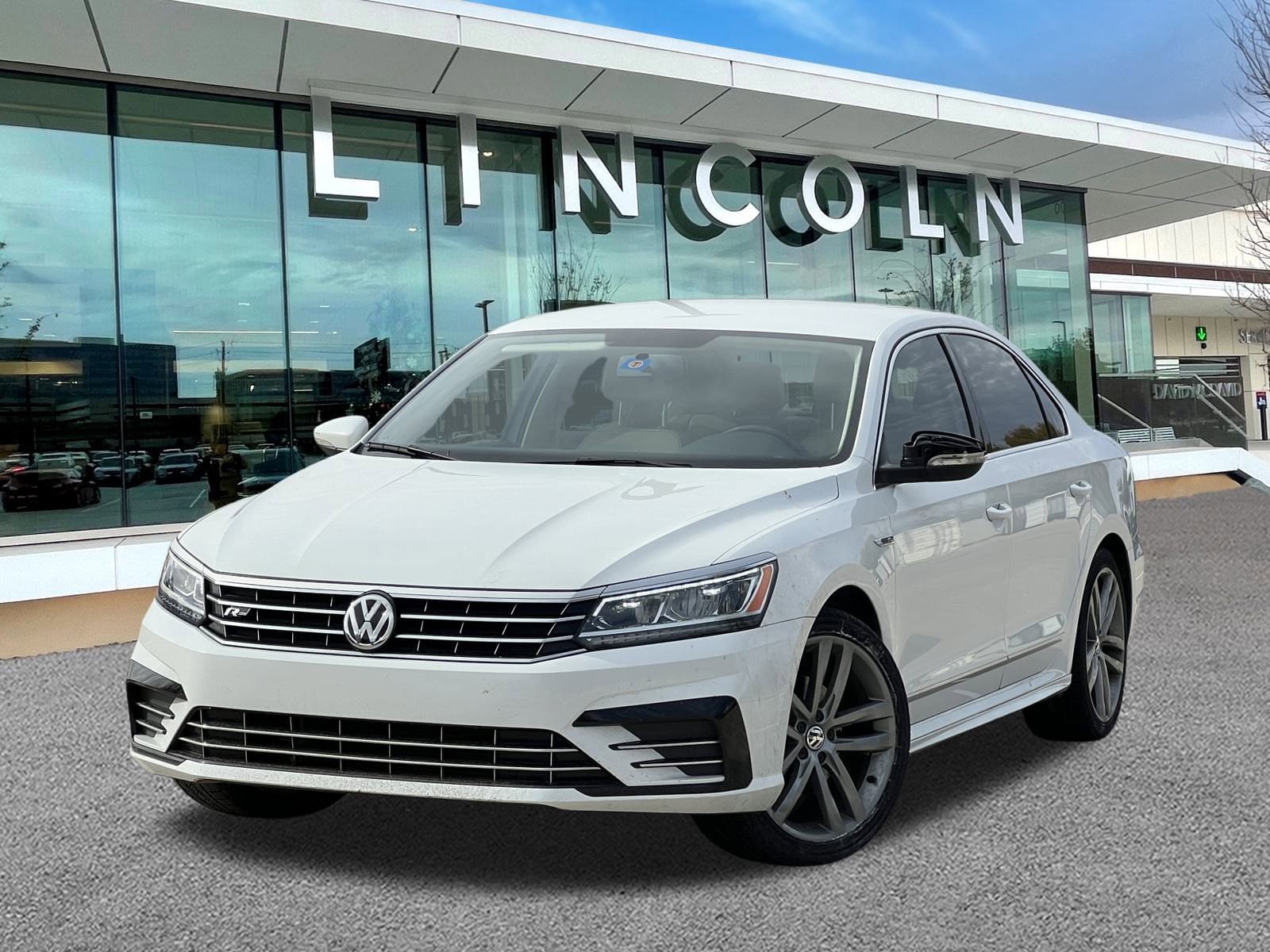2017 Volkswagen Passat R-Line