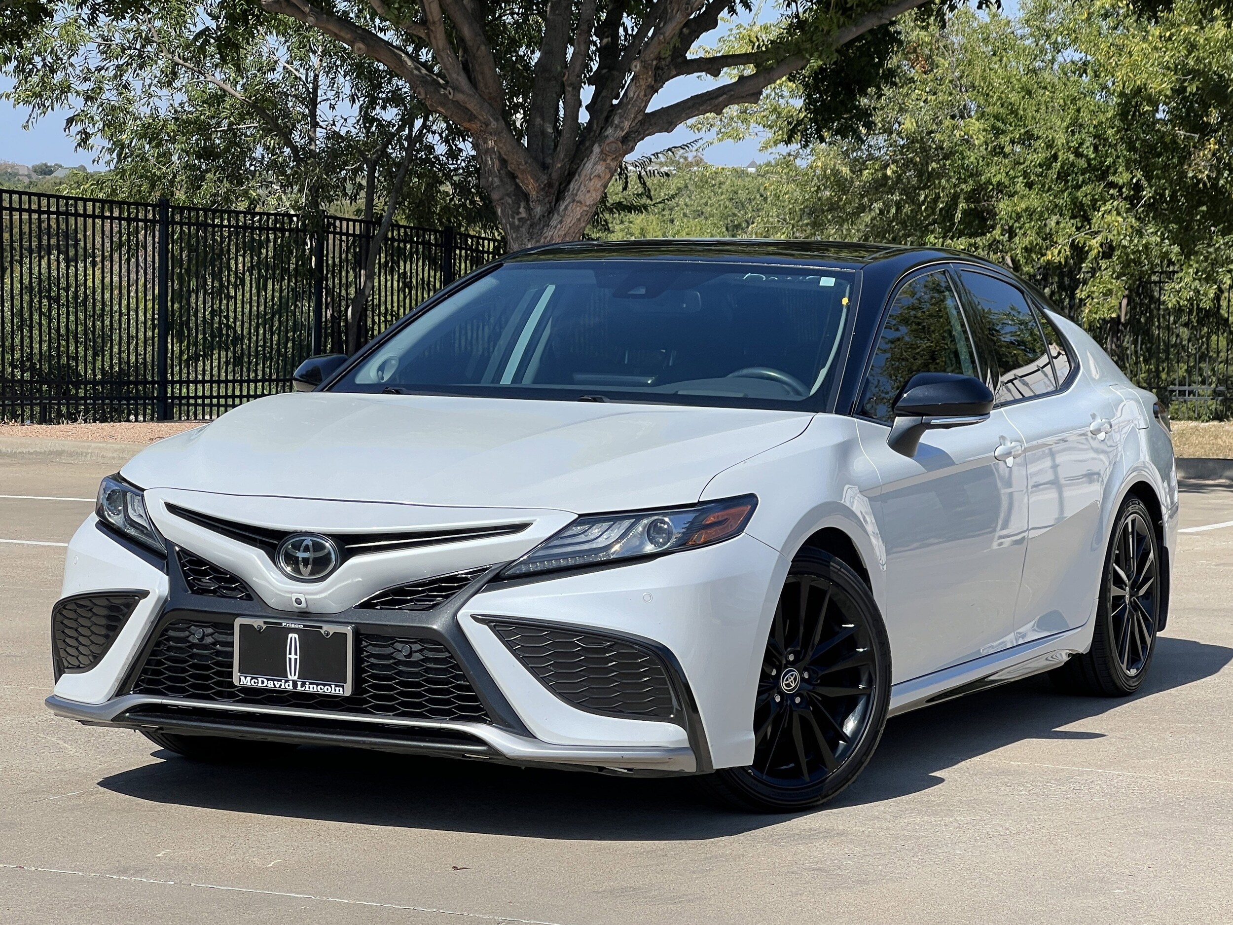 2022 Toyota Camry XSE V6 photo 2