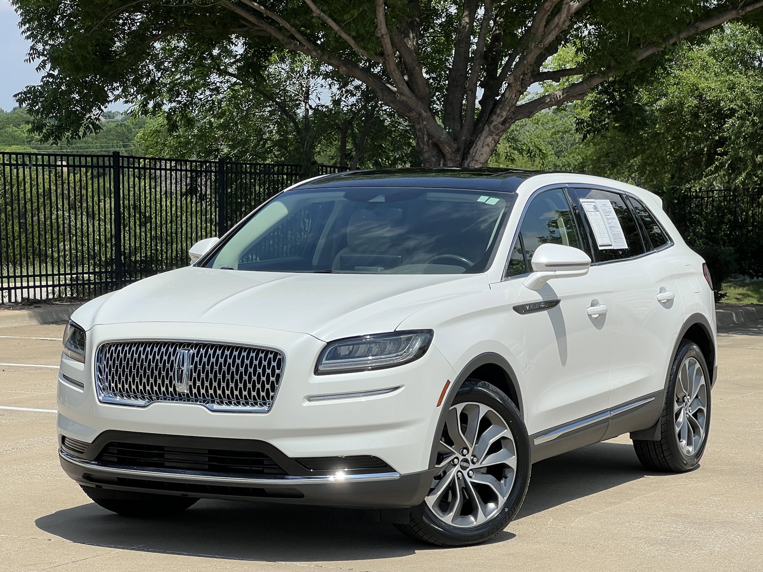 2022 Lincoln Nautilus Reserve AWD's photo