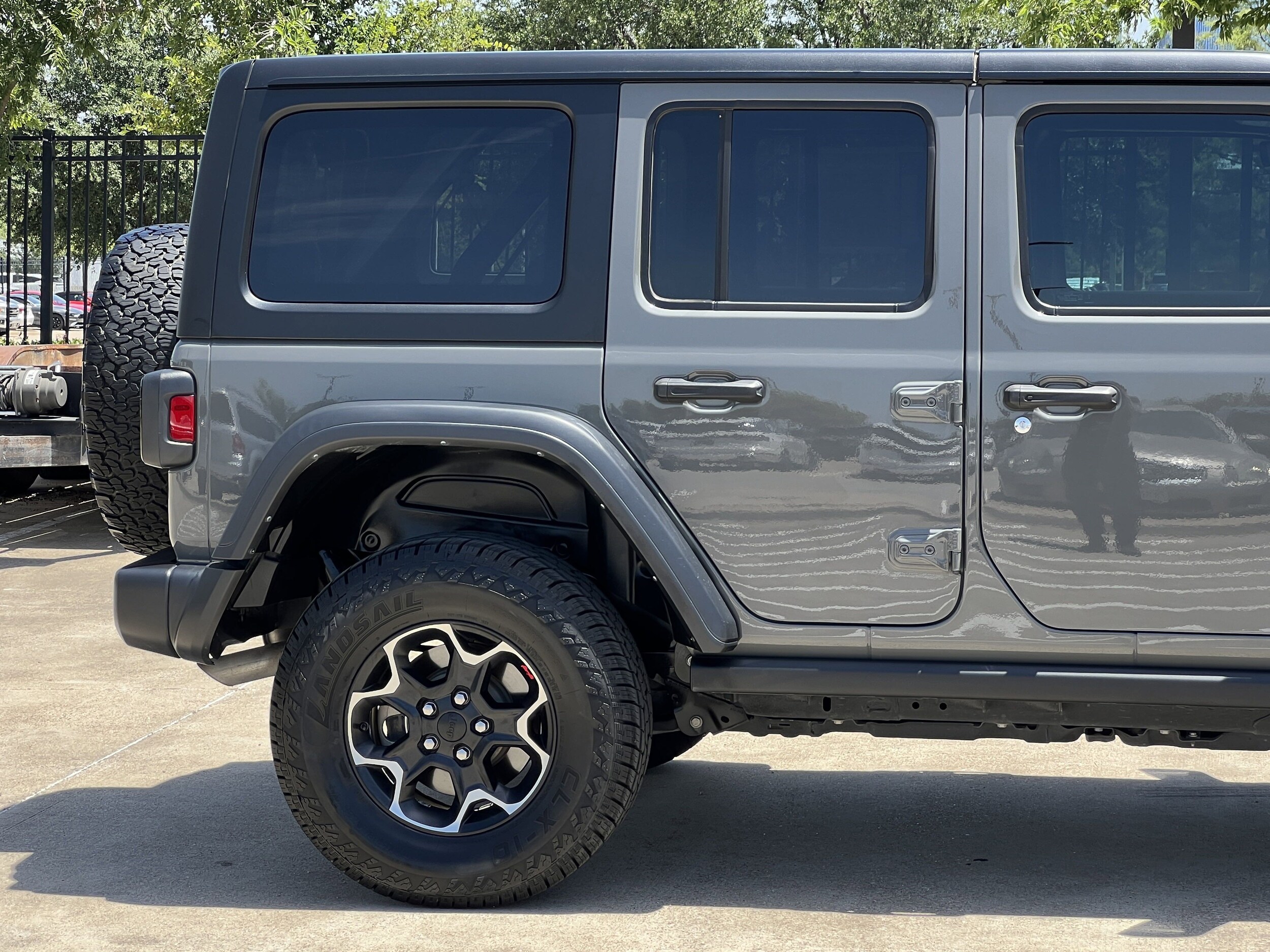 2023 Jeep Wrangler Rubicon photo 3