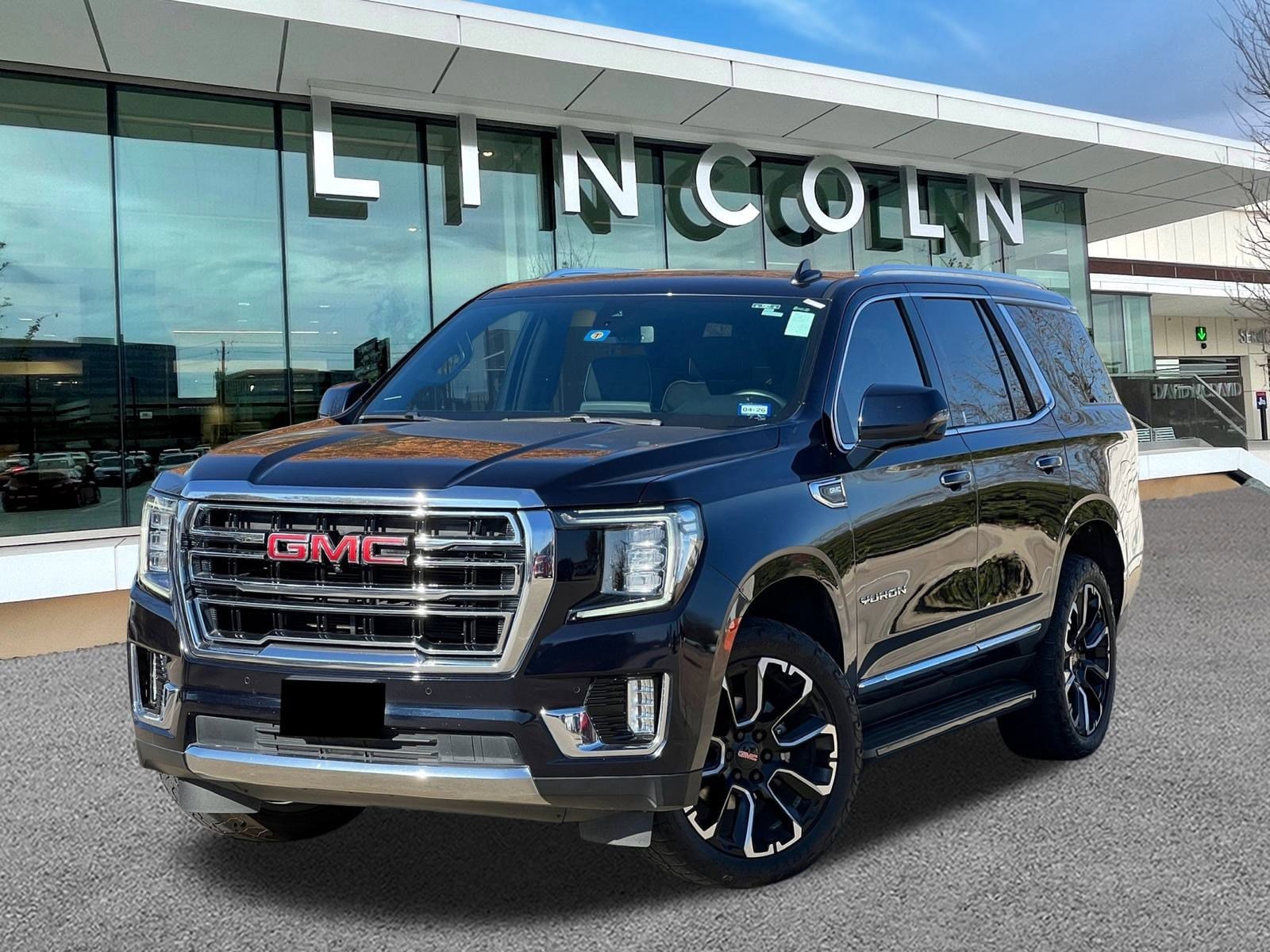 2022 GMC Yukon SLT's photo