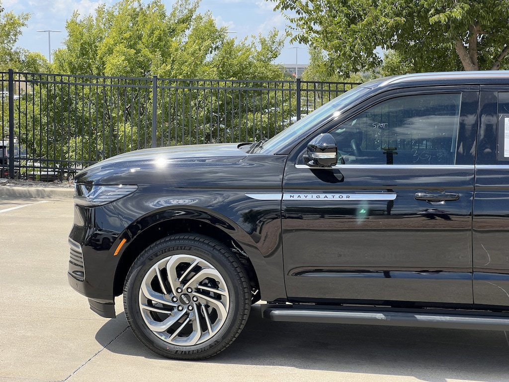 New 2027 Lincoln Navigator Premiere SUV