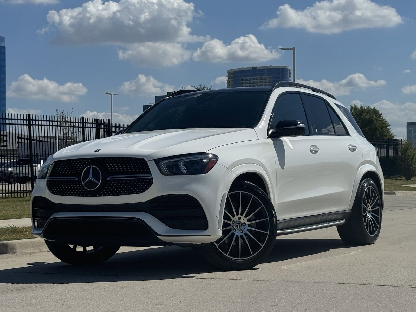 Used 2022 Mercedes-Benz GLE GLE350 with VIN 4JGFB4JB1NA833606 for sale in Frisco, TX