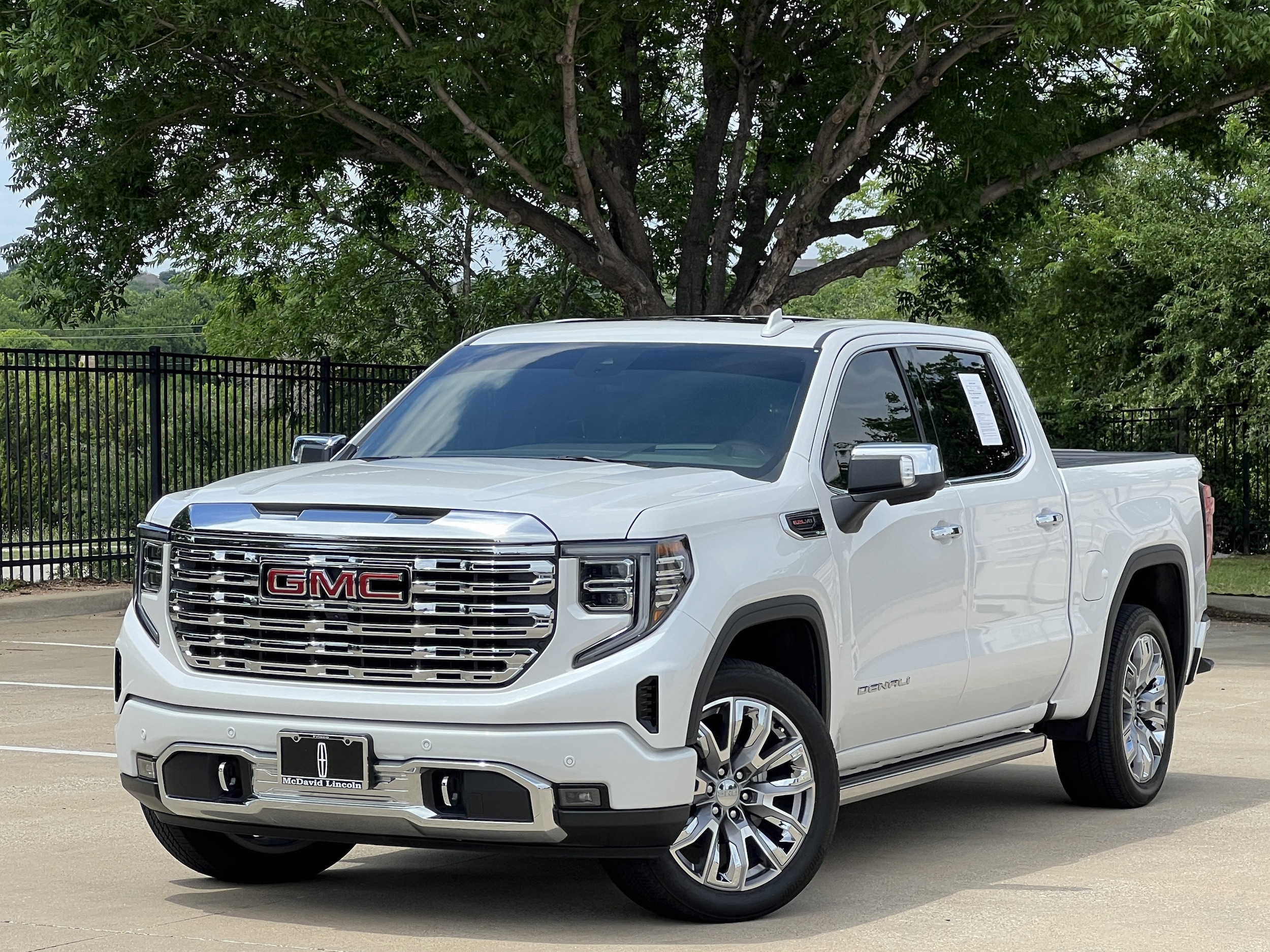 2024 GMC Sierra 4WD Crew Cab Short Box Denali's photo