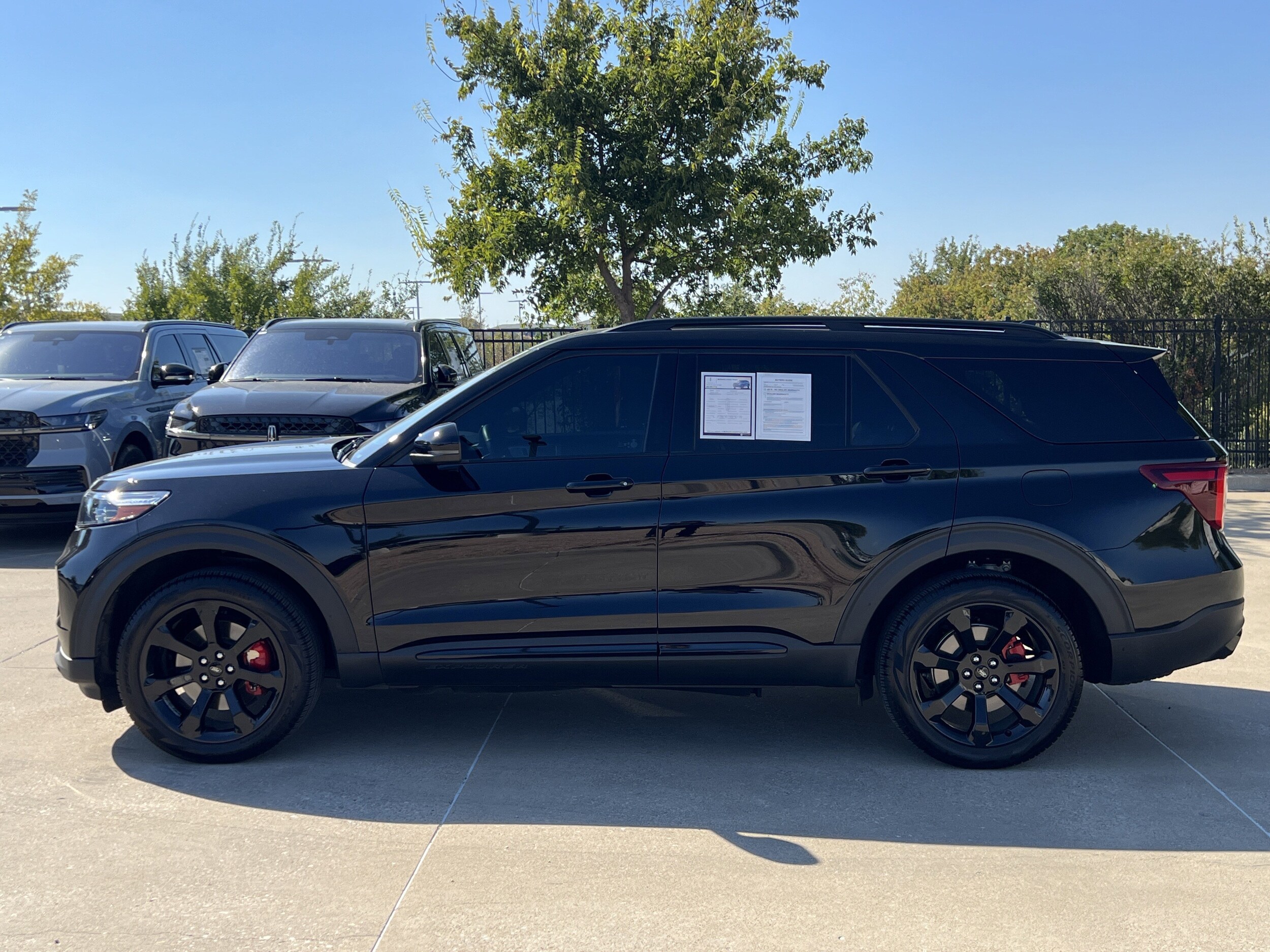 2024 Ford Explorer ST photo 3