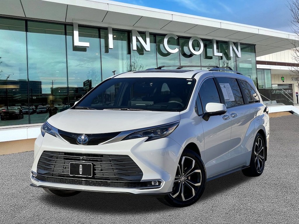 Used 2025 Toyota Sienna Platinum 7 Passenger Van Passenger Van
