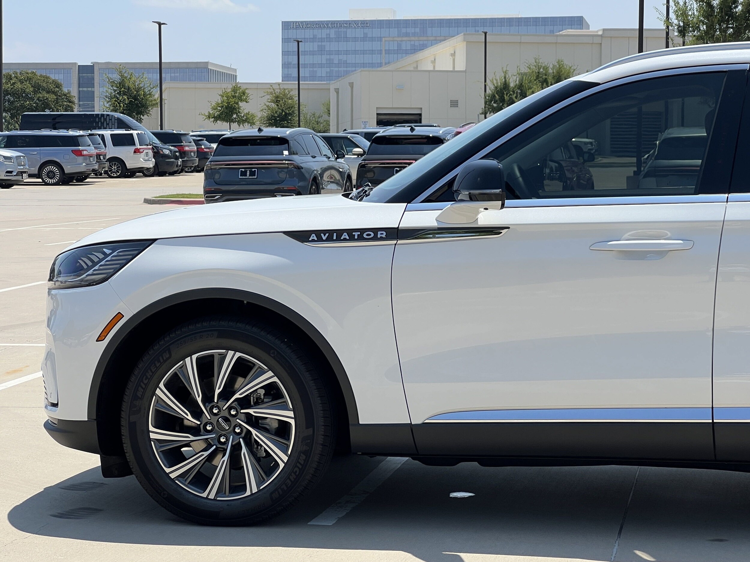 2025 Lincoln Aviator Premiere photo 2