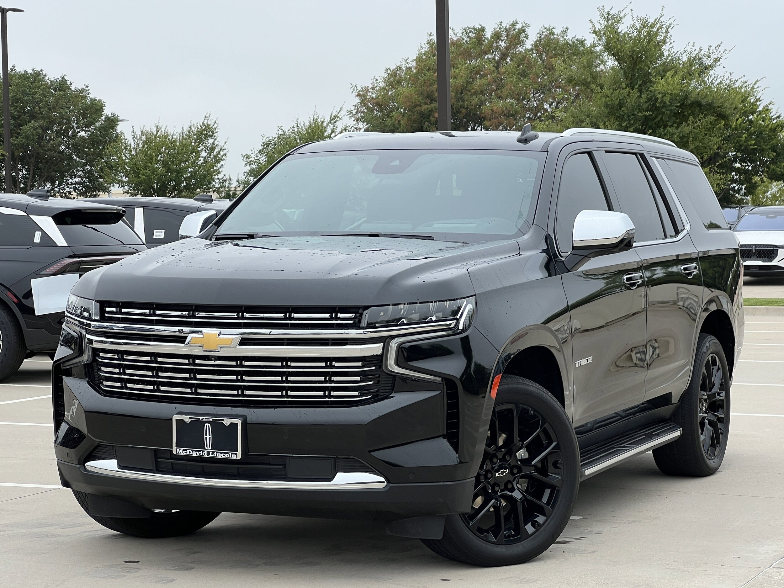 2024 Chevrolet Tahoe Premier photo 2