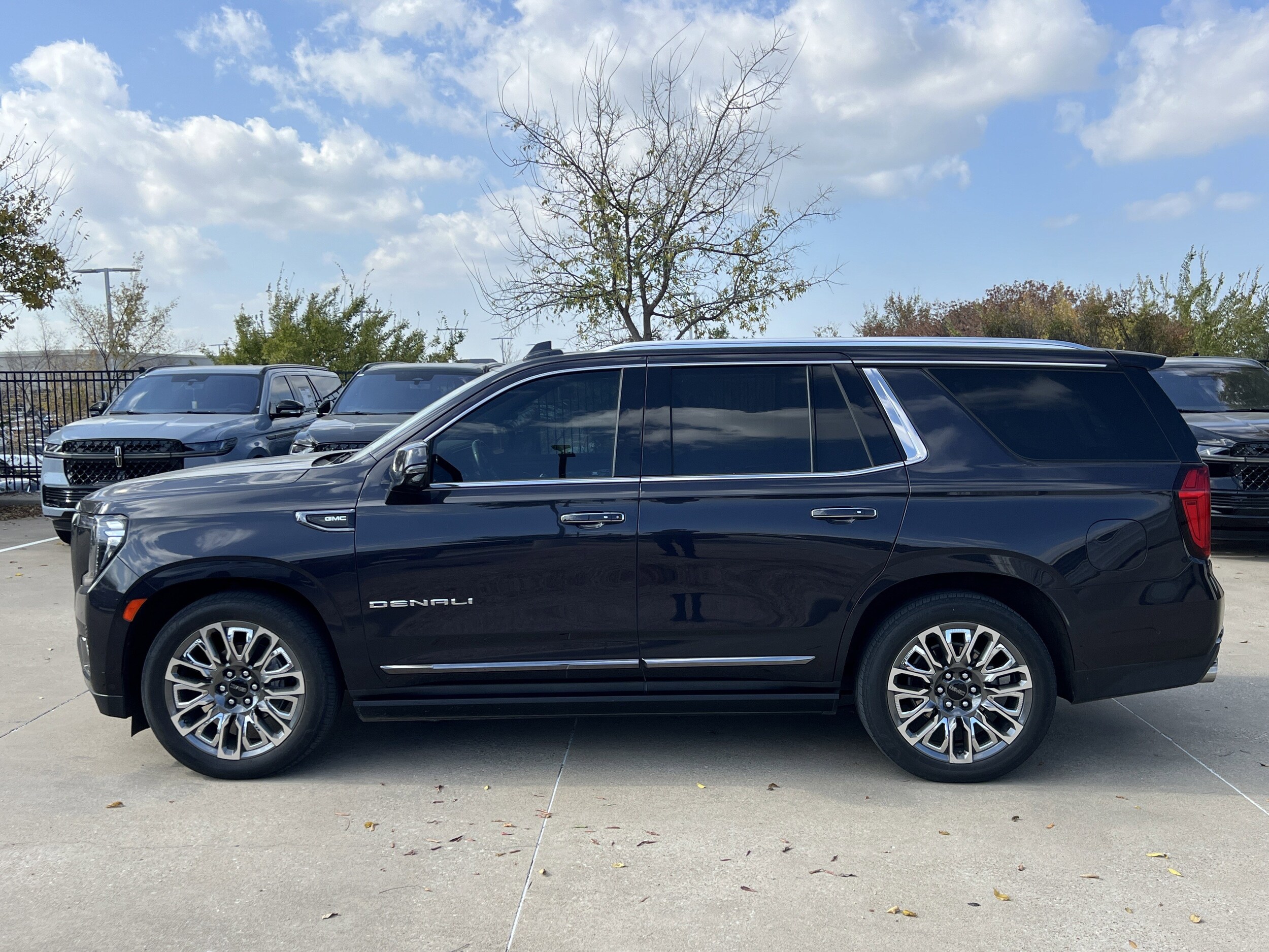 2024 Gmc Yukon Denali Ultimate photo 2