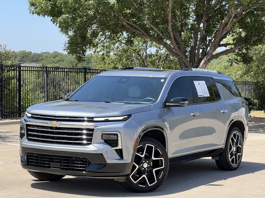 Used 2025 Chevrolet Traverse High Country SUV