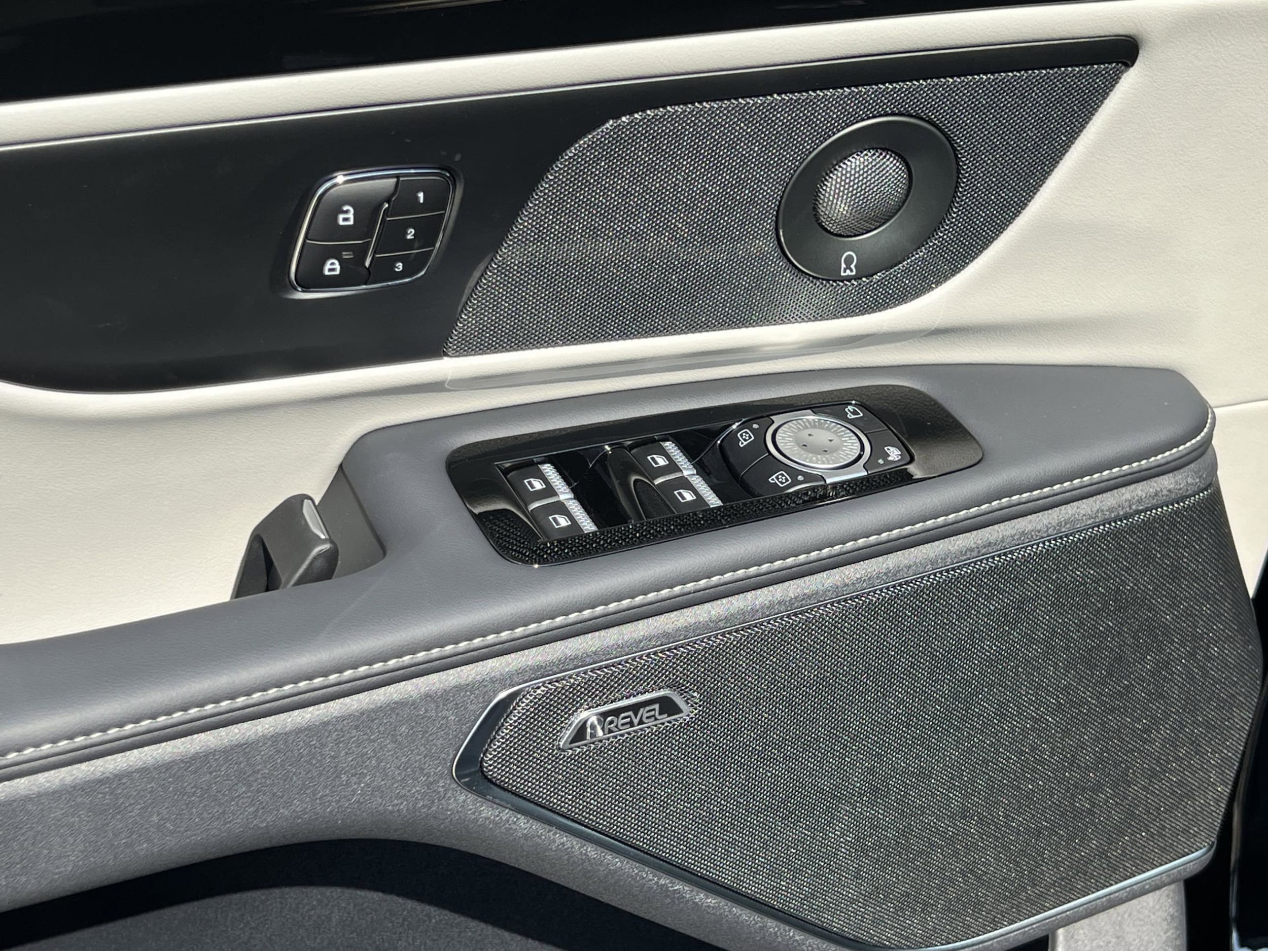 2025 Lincoln Nautilus Premiere - Photo 24