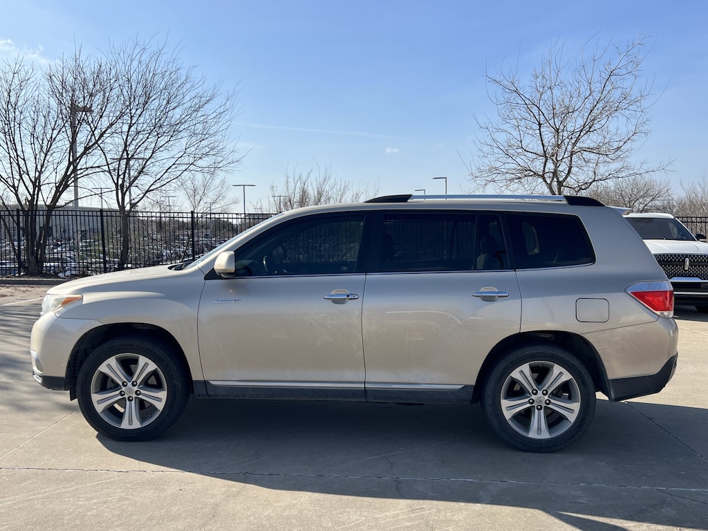 Used 2013 Toyota Highlander Limited V6 SUV