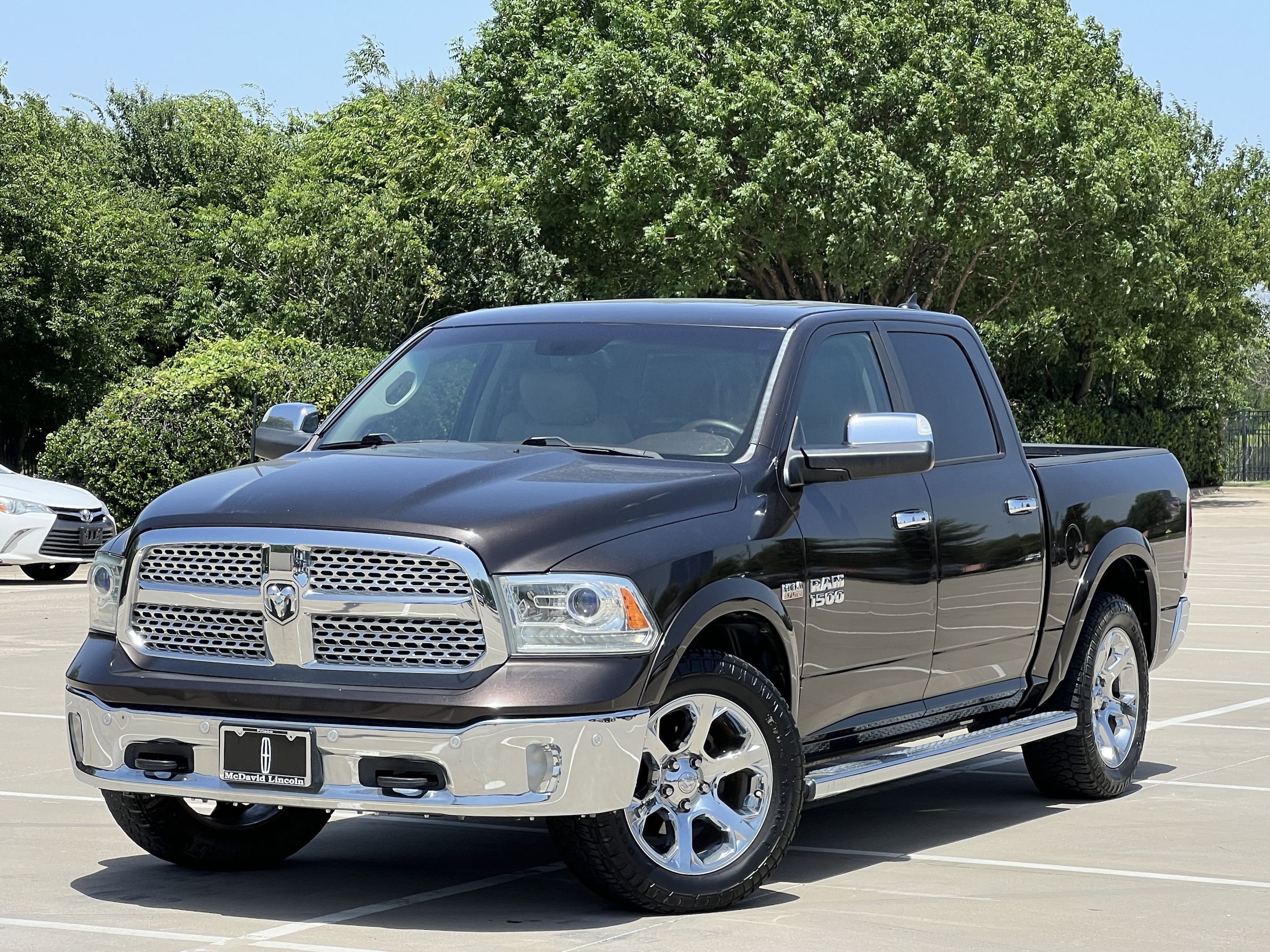 2016 RAM 1500 Laramie Crew Cab 5'7's photo