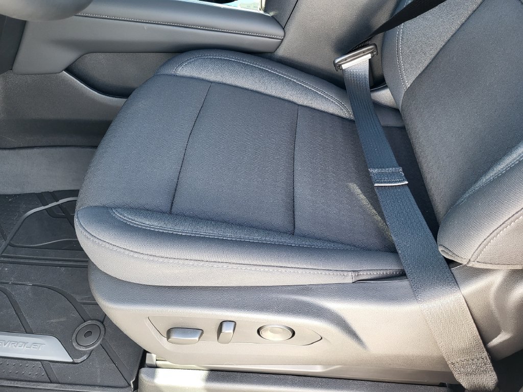 2027 Chevrolet Suburban LS - Photo 10