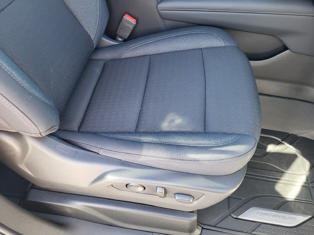2027 Chevrolet Suburban LS - Photo 18