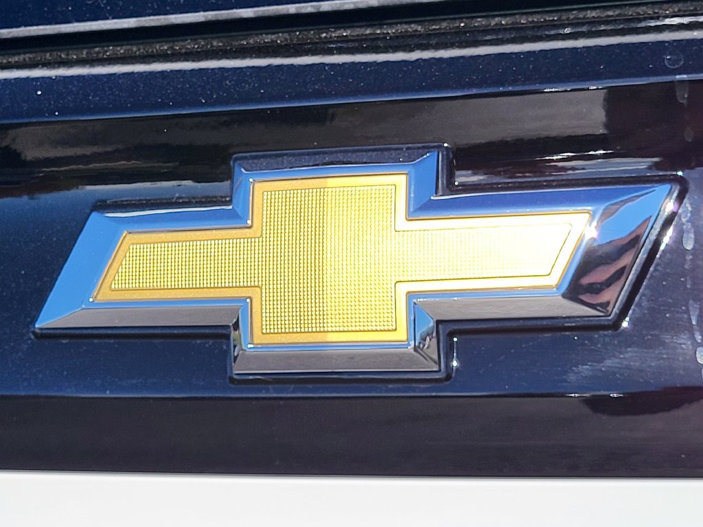 2027 Chevrolet Suburban LS - Photo 16