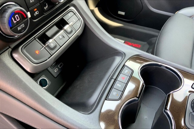 2023 GMC Acadia AT4 - Photo 7