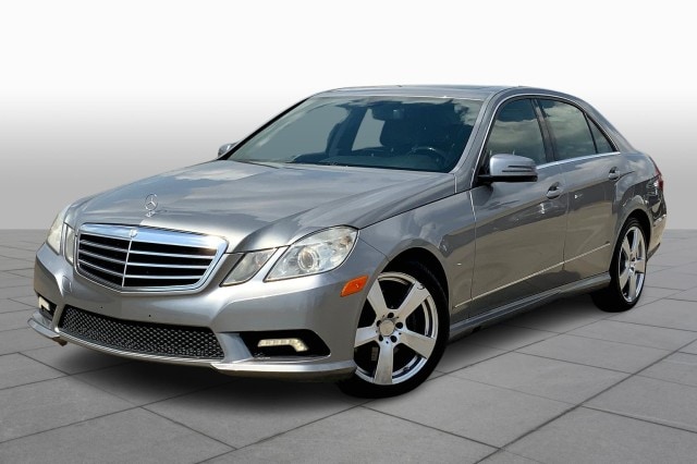 2011 Mercedes-Benz E-Class E350 Luxury's photo