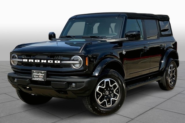 2022 Ford Bronco 4-Door Outer Banks's photo