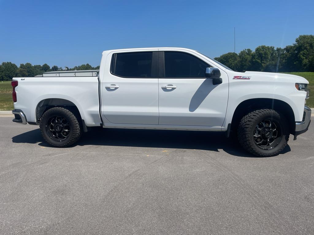 Used 2021 Chevrolet Silverado 1500 LT with VIN 1GCUYDED9MZ390532 for sale in Mayfield, KY