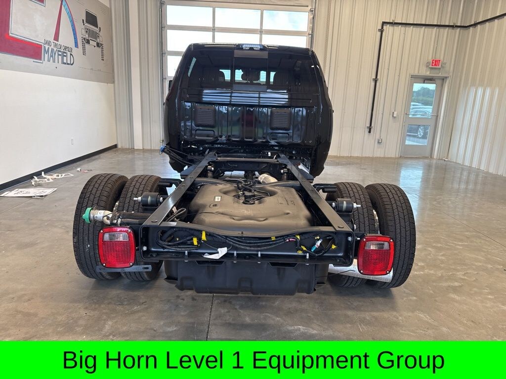 New 2025 Ram 3500 Chassis Cab 3500 BIG HORN CREW CAB CHASSIS 4X4 60' CA Pickup