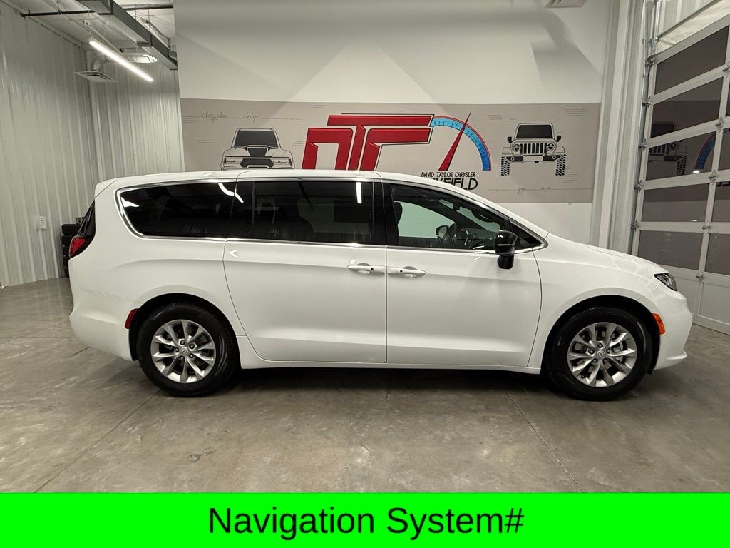 New 2026 Chrysler Pacifica LIMITED Passenger Van