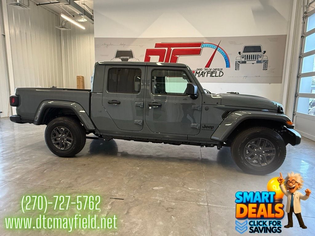 New 2025 Jeep Gladiator SPORT S 4X4 Pickup