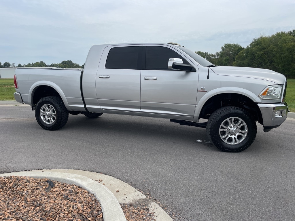 Used 2016 RAM Ram 2500 Pickup Laramie with VIN 3C6UR5NL0GG235860 for sale in Mayfield, KY